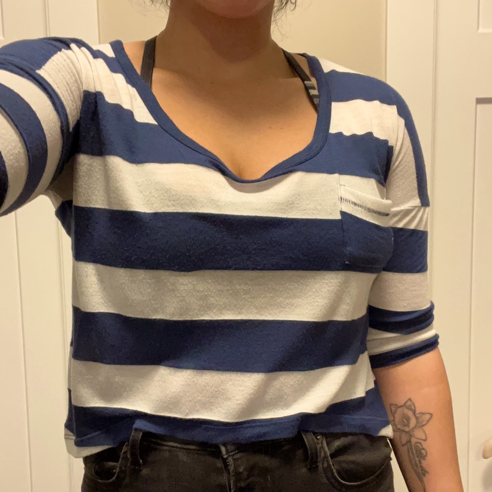 3 for $20 Cropped billabong top